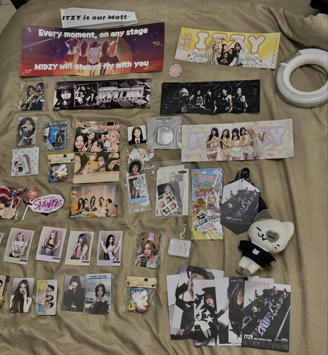 lightfuryeji__'s tweet photo. thank you, midzys🫶🏻🫶🏻 https://t.co/Z9KtvZH1WE
