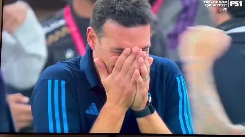 CaT2047889's tweet photo. @AtaqueFutbolero "Quiero ganarme 100 años de perdón" https://t.co/KHC8lFn7mZ