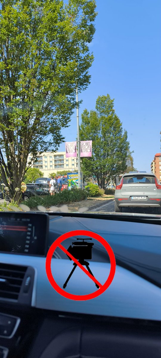 antiradarcatala's tweet photo. Accident entre Blanes i Lloret de Mar a l'avinguda de la Vila de Blanes. https://t.co/3dt0nZ5uye