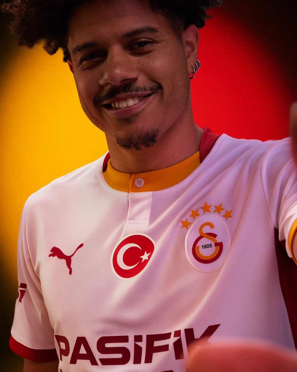GSStore tweet media