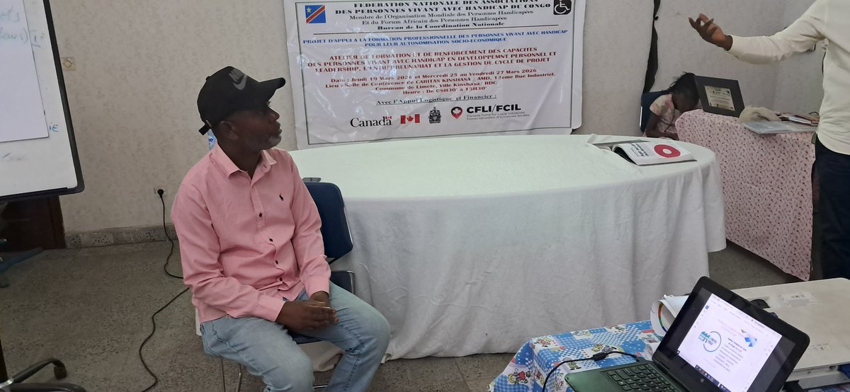 AimKazika's tweet photo. Il était une fois, la formation en développement personnel et leadership avec les personnes vivant avec handicap réunies au sein de #FENAPHACO avec l'appui de l'@CanadaRDC. Une très belle expérience de partager avec une catégorie ayant un potentiel énorme mais sous exploitée. https://t.co/6eeOZnIdAB