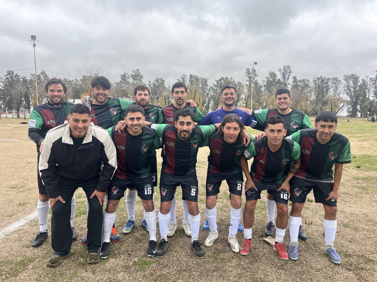 radiomack's tweet photo. Torneo Mayores de 30 años en CEC 5ta fecha Torneo Reducido - Pollo Mio vs Tercer Tiempo https://t.co/IphwGsTc9p