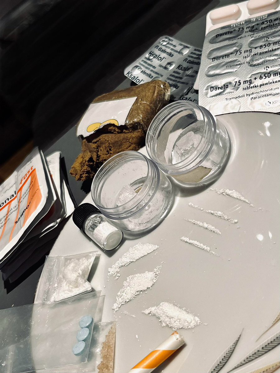Cocojo80's tweet photo. Drugs are beautiful 🫩 #drugtwt #drugs https://t.co/QxBMsb1Az2