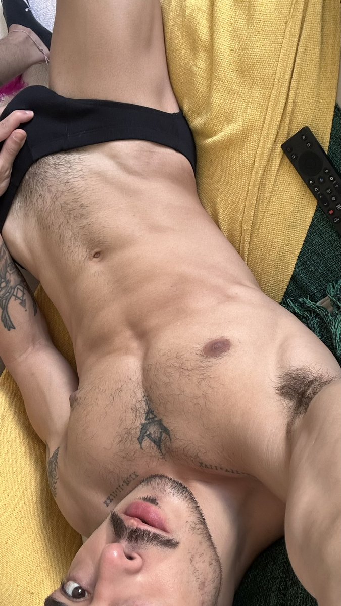 Preusslerjp's tweet photo. pós academia 🥵 https://t.co/0WuLApqTE4