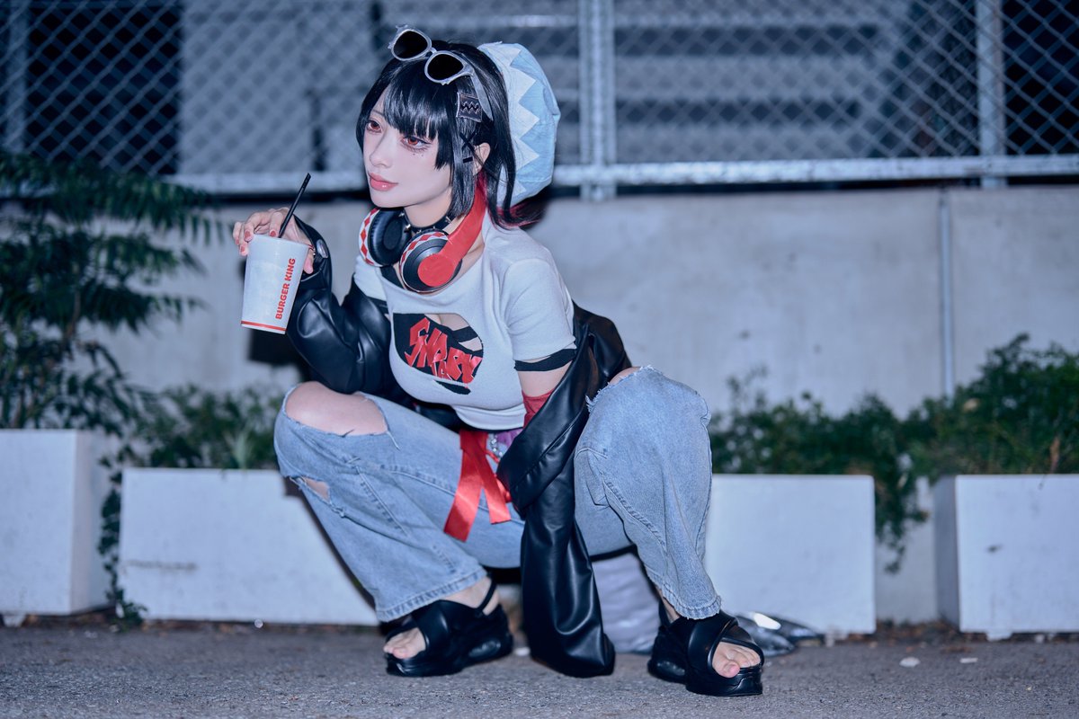caL__zzz's tweet photo. 治安悪めエレンちゃん🦈🥤 https://t.co/SSzDmkMbWK