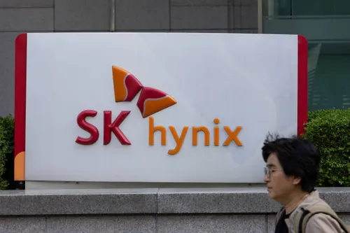 Pirat_Nation's tweet photo. SK hynix says the global memory chip shortage is going to get even worse, with 2027 expected to be the hardest year yet.

 CEO Kwak Noh-jung said demand for memory chips is growing much faster than manufacturers can build new production capacity. 
Because of that, he expects supply to stay tight until at least 2030.

"We expect 2027 to be the worst year in terms of memory supply shortage," 

Companies are buying huge amounts of high-bandwidth memory (HBM) for AI hardware, and memory makers are putting more of their production into those chips.
That leaves less capacity for the DRAM and NAND memory used in gaming PCs and other consumer devices.

If that happens, memory prices could stay high for several more years