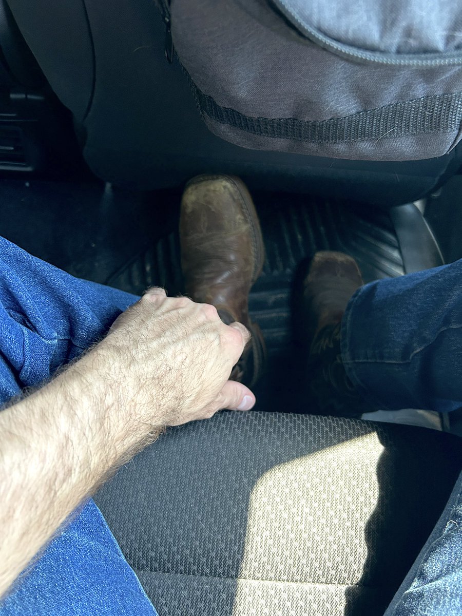 2AEnjoyer's tweet photo. Fit check for the day, looking to see if they have the camera I have in stock https://t.co/iPT0nh5MFY