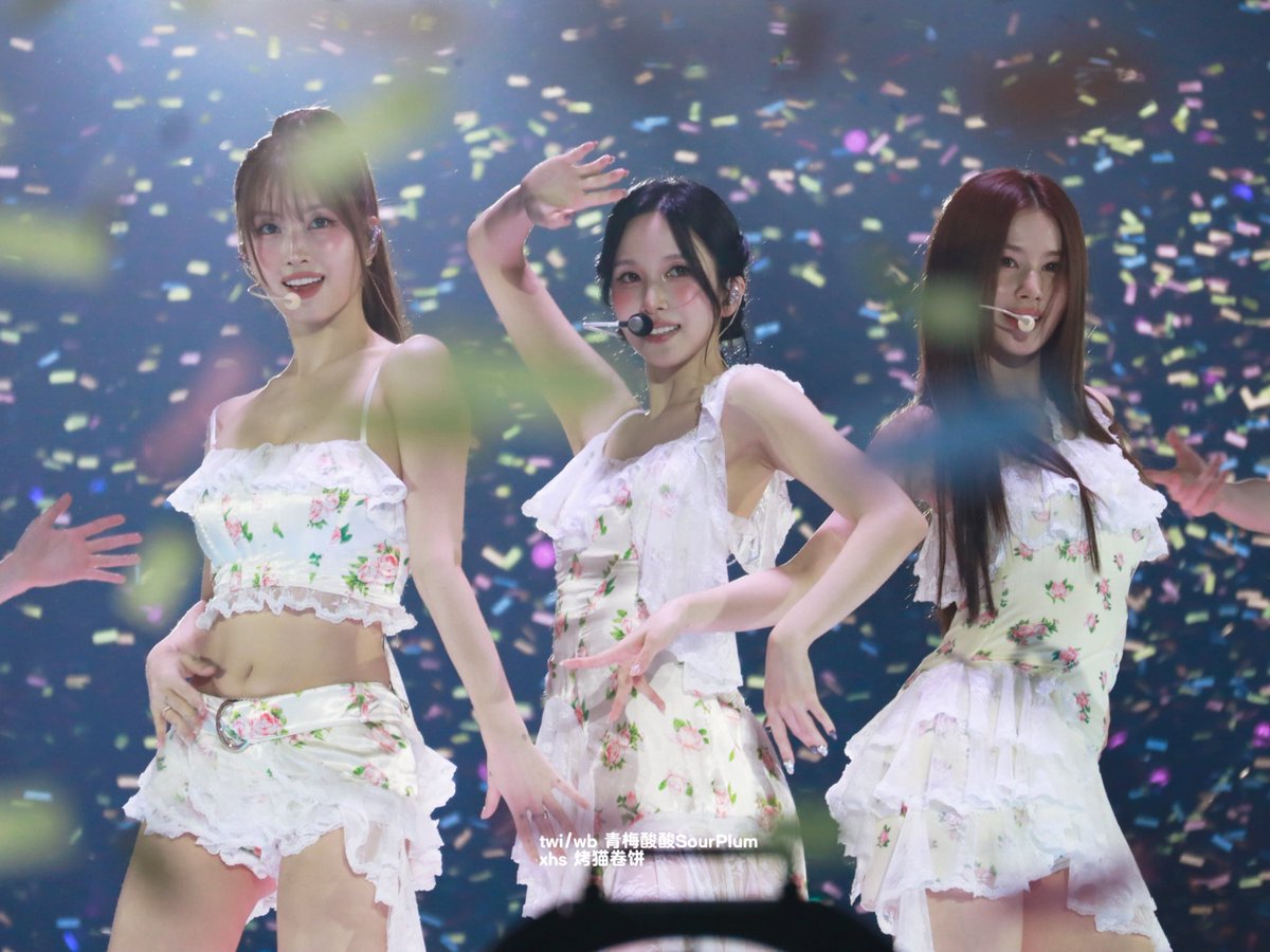 SourPlum_qmss's tweet photo. Confetti
#TWICE_THIS_IS_FOR_WORLD_TOUR_FINALE_IN_SEOUL #misamo #twice https://t.co/4Fs0zTKGg2