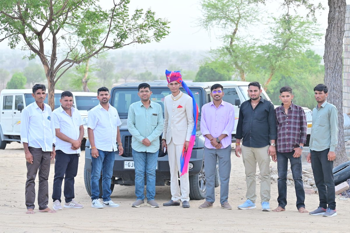 NarpatRajBarmer's tweet photo. बाड़मेर ग्रामीण क्षेत्र के ग्राम पंचायत केरली (आदर्श चवा) मे श्री नवलकिशोर सारण सुपुत्र श्री आसुराम जी के सुपुत्र कमलेश चौधरी के मुकलावे की सभा मे गत दिन शामिल हुआ!
#Barmer #Gramin #Kerli #AdarshChawa https://t.co/PfwdhmaSAX