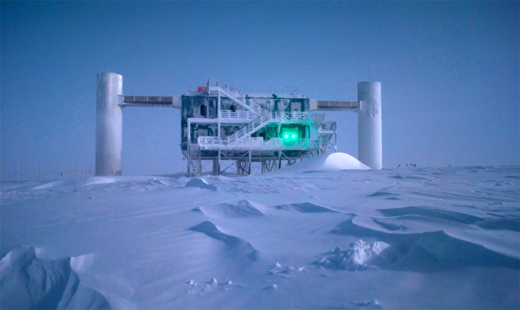 patd1179's tweet photo. Ice Cube Neutrino Observatory /Antarctica / Learn about it. https://t.co/c5ZTCmzMkw