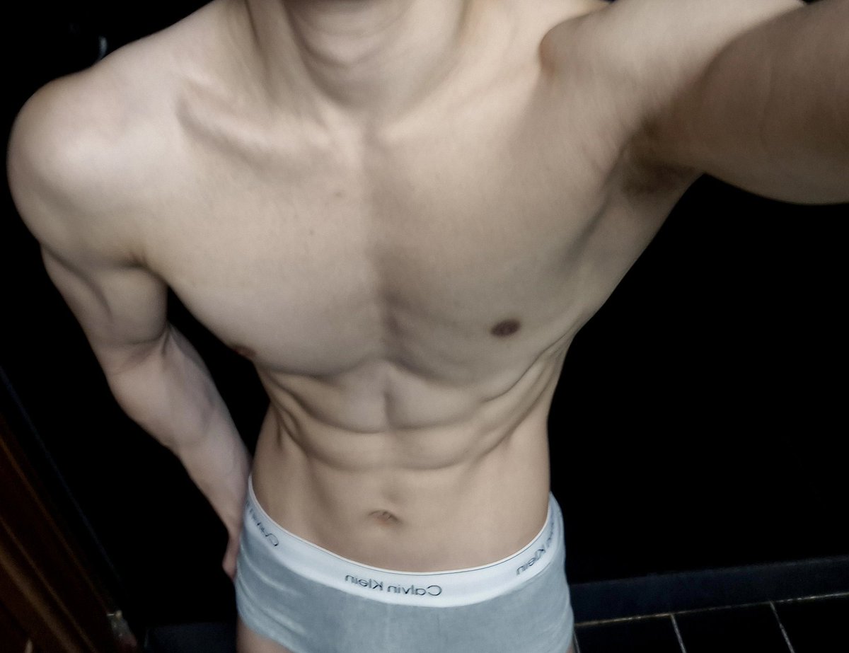 WHO_U_UU's tweet photo. #맘눌뎀 https://t.co/epvj1s1OBd