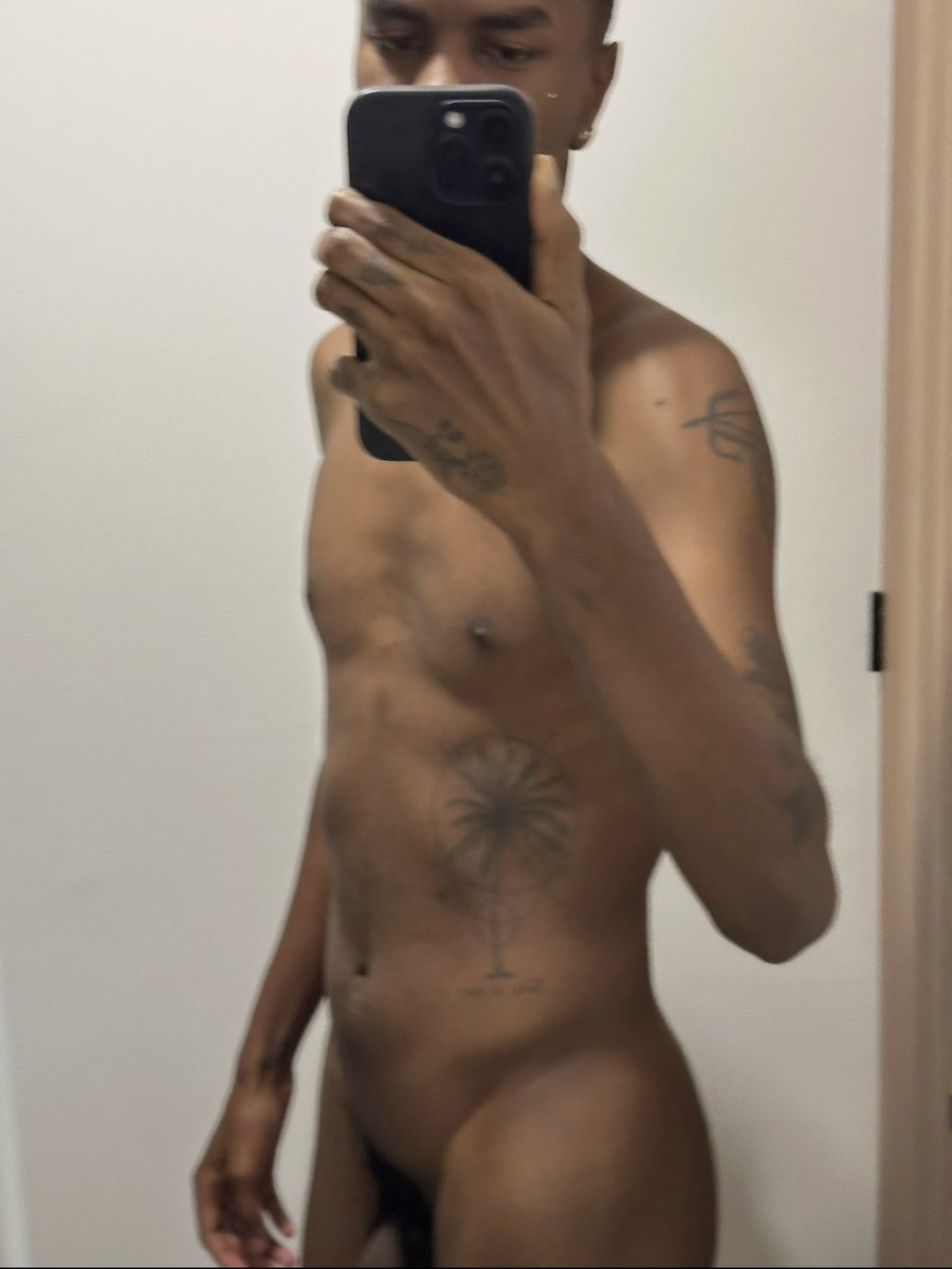 Andressolis06's tweet photo. Ojalá amaneciera con el abdomen plano siempre🫠 https://t.co/lPBpd7G4gE