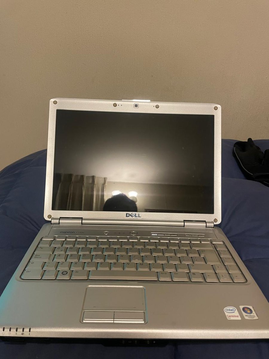 Gar4geS4LESCL's tweet photo. Vend a $70.000 , Dell Inspiron 1420 – Excelente estado para su antigüedad Hay que poner un Windows . Vendo notebook Dell Inspiron 1420, ideal para tareas básicas, coleccionistas de tecnología vintage o quienes necesitan un equipo económico para ofimática ligera. https://t.co/fjXpH9pUq4