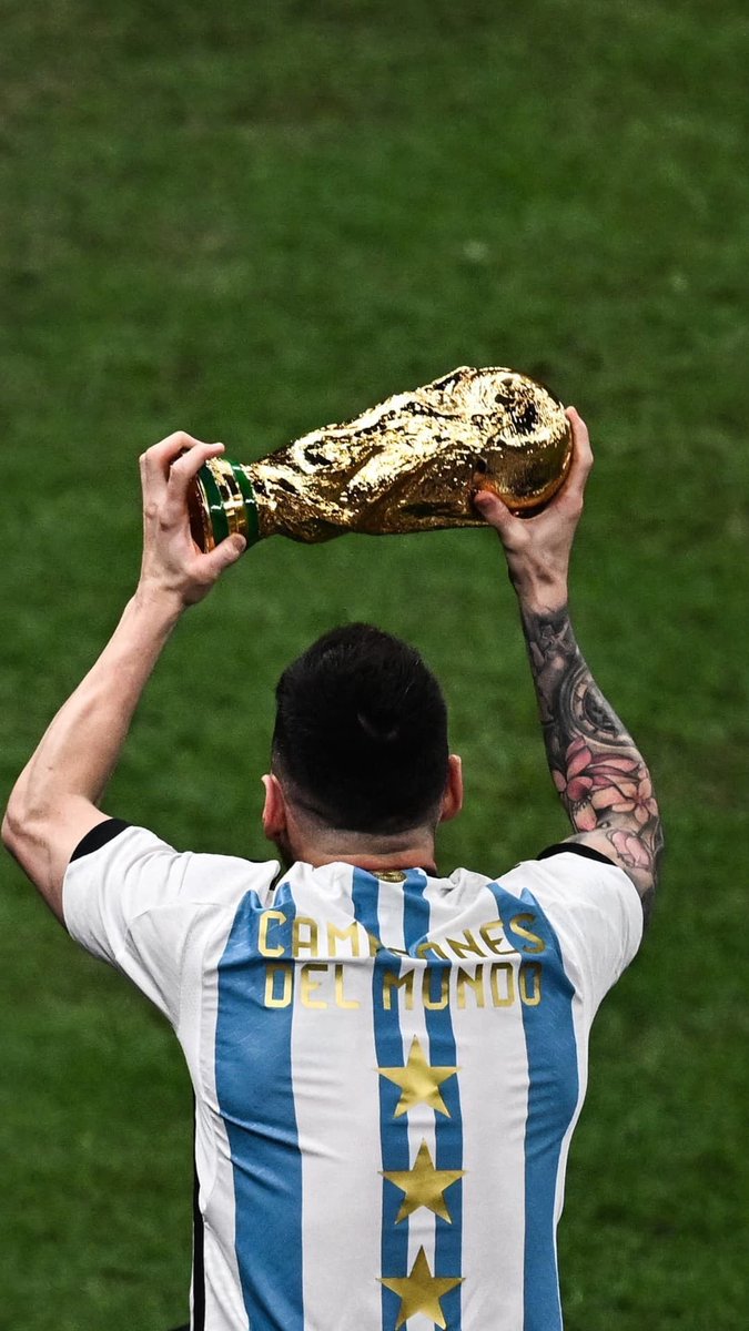 ileo7i's tweet photo. @7LeoMessi منتخب غثيث و حارس غثيث لكن نملك الافضل🩵 https://t.co/jLrkY9KtXD