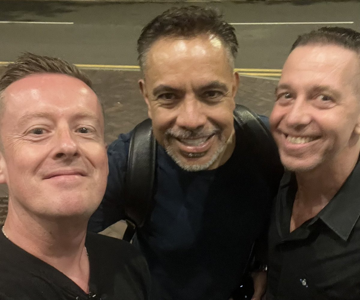 MANCTHEATRICAL's tweet photo. @beyondcurtain12 @BirminghamRep @raminkarimloo @DavidBedella Totally loved this @BirminghamRep https://t.co/HVc1dX2HYe
