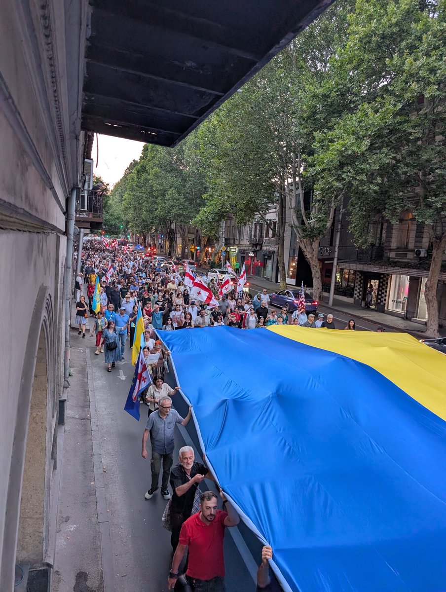 rusudanjakeli's tweet photo. Day 591 of daily, nonstop, nationwide protests in Georgia.

Today's march is in honor of Georgian volunteers who died fighting in Ukraine. 🇺🇦🇬🇪 https://t.co/2DGotI5khY