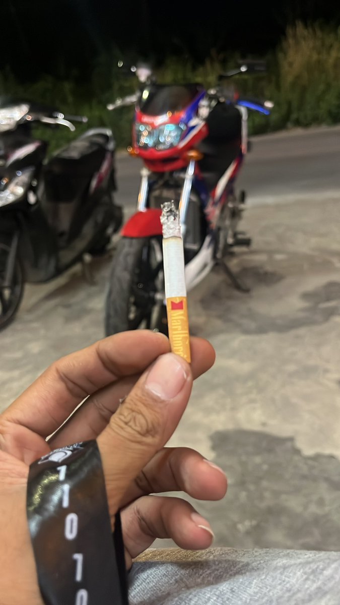 Lahryann's tweet photo. jalan2 malam bersama mbak nova https://t.co/7t3gGFmzL5