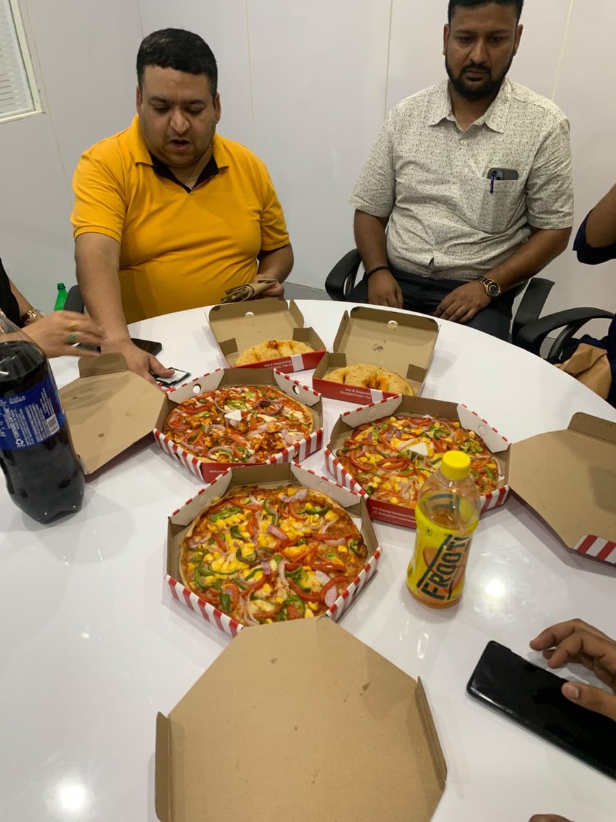 edubuktrust's tweet photo. Work hard. Learn harder. Celebrate together. 🍕✨

Wrapped up our Saturday team meeting with a pizza party hosted by our founders, @Apoorva_Edubuk Sir and @shivani_edubuk Ma'am. Great conversations, lots of laughter, and even more motivation for what's ahead.

Here's to building, learning, and growing together at Edubuk! 🚀

#Edubuk #StartupLife #TeamCulture #WorkCulture #PizzaParty #SaturdayVibes #Lucknow
