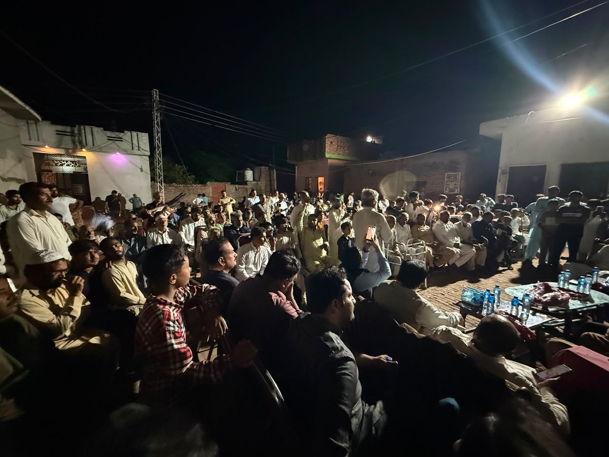 pmln_org's tweet photo. آزاد کشمیر انتخابات 2026 کے سلسلے میں حلقہ ایل اے 37 جموں 4 کی انتخابی مہم بھرپور انداز سے جاری ہے۔ گاؤں بروال، تحصیل ظفروال میں پاکستان مسلم لیگ (ن) کی کارنر میٹنگ میں پارٹی قیادت، کارکنوں، بزرگوں اور معززینِ علاقہ نے بھرپور شرکت کی۔ شرکاء نے پاکستان مسلم لیگ (ن) کی امیدوار محترمہ مریم جاوید کی مکمل حمایت کا اظہار کرتے ہوئے انتخابی مہم کو مزید مؤثر انداز میں آگے بڑھانے کے عزم کا اعادہ کیا۔