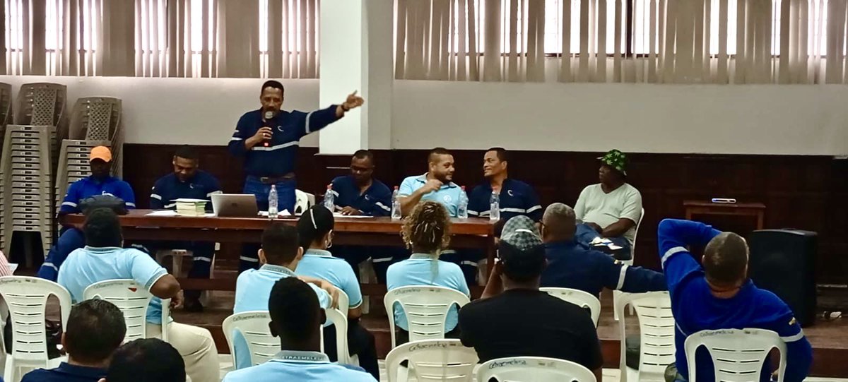 EcuadorCorte's tweet photo. 📍#Esmeraldas | La dirigencia de SITRACNELESM informó a sus trabajadores sobre las gestiones que mantiene con la Gerencia @CNEL_EP. Durante la Asamblea General Ordinaria se abordó la Sentencia CC 1788-24, el Contrato Colectivo, la afiliación a #CORTE y otros temas de interés. https://t.co/DiavFYj8jz