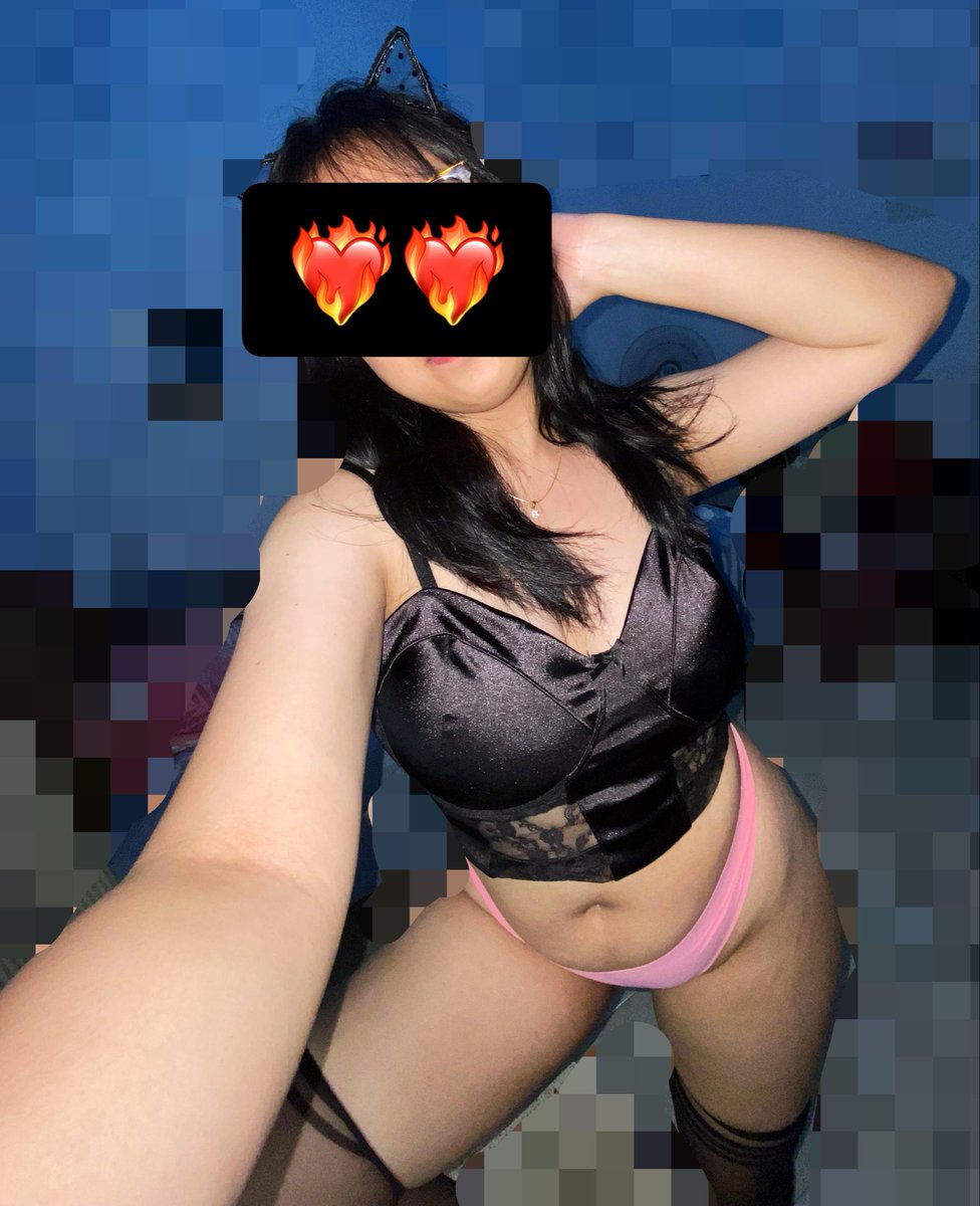 passutriseru's tweet photo. Guys mau tanya mnrt kalian bagian tubuh mana yang menarik dari body wife? Komen or dm yak 💦 https://t.co/7J1bVaJdgd