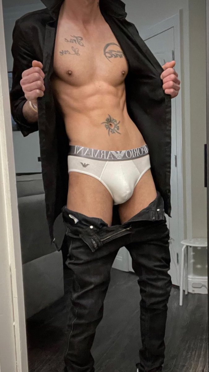 volcanojag's tweet photo. White or grey? ���😈 https://t.co/OaGbtqiyxn