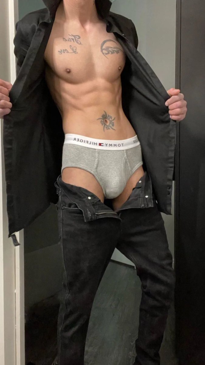 volcanojag's tweet photo. White or grey? ���😈 https://t.co/OaGbtqiyxn