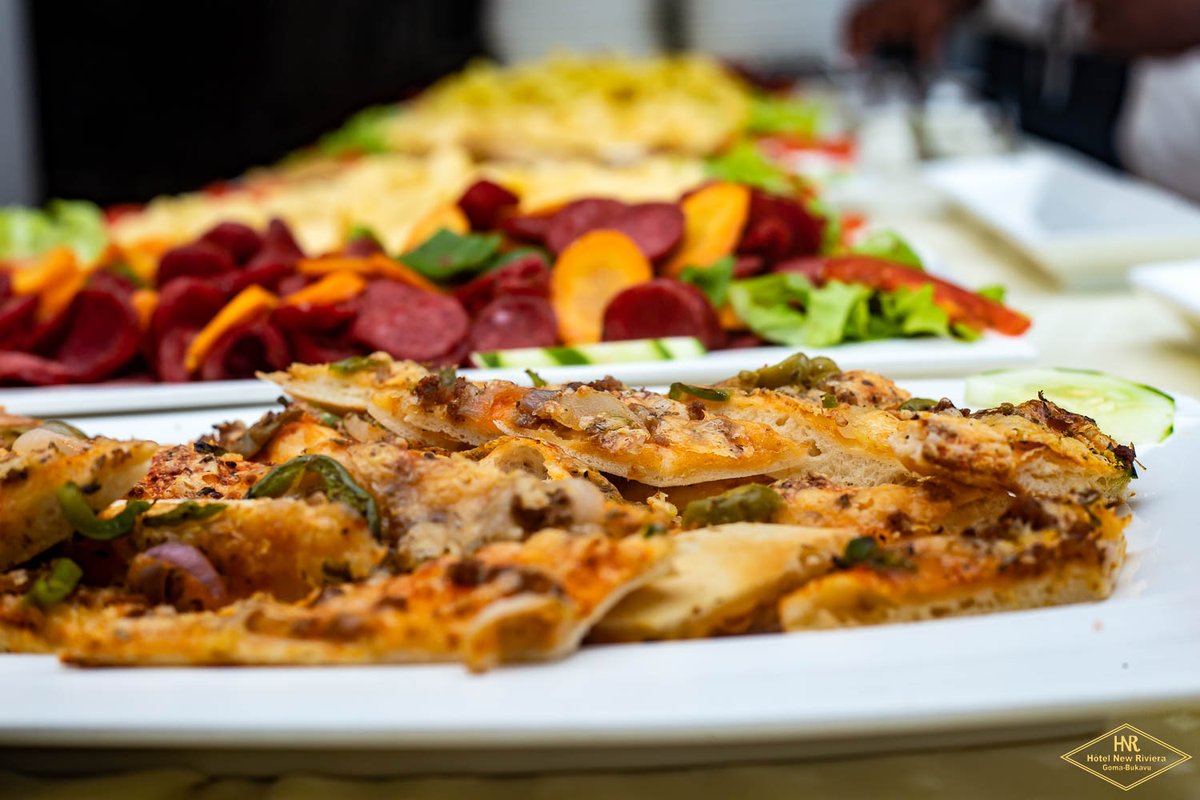 RivieraBukavu's tweet photo. 🥗 Découvrez un buffet varié mariant saveurs locales et internationales, soigneusement concocté par nos chefs pour votre plaisir.
#NewRivieraBukavu #HotelBukavu #LacKivu #ArtDeVivre #Buffet #BukavuEats #LuxeEtTradition https://t.co/9OTOrgX9BS