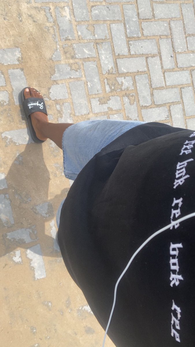 notyourregdan's tweet photo. To the mart(not akara) https://t.co/IAO5hBIKYs