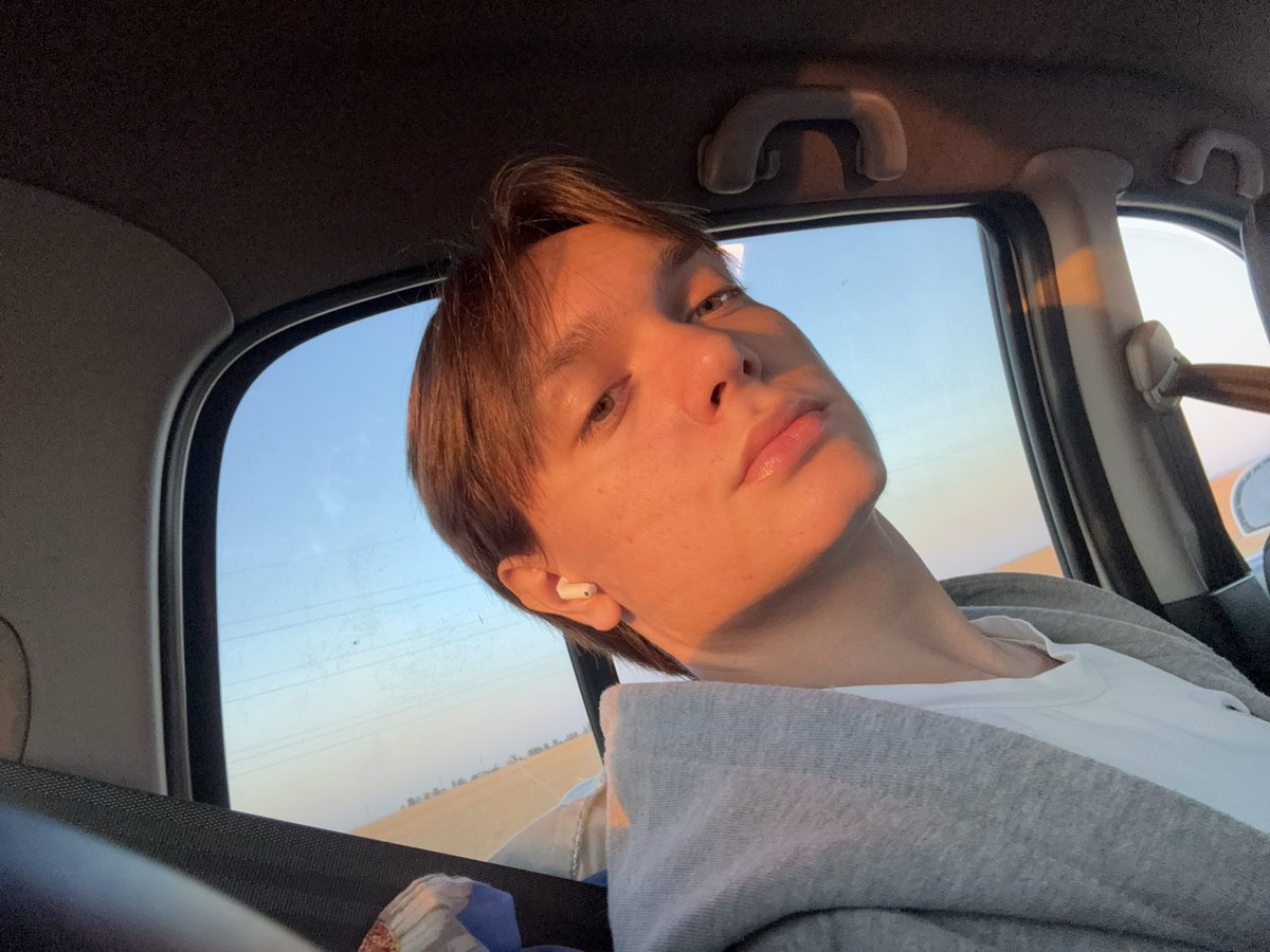 JustDenis_boy's tweet photo. While I’m in S-class, your whore is on the track https://t.co/bpRxX1iFe4