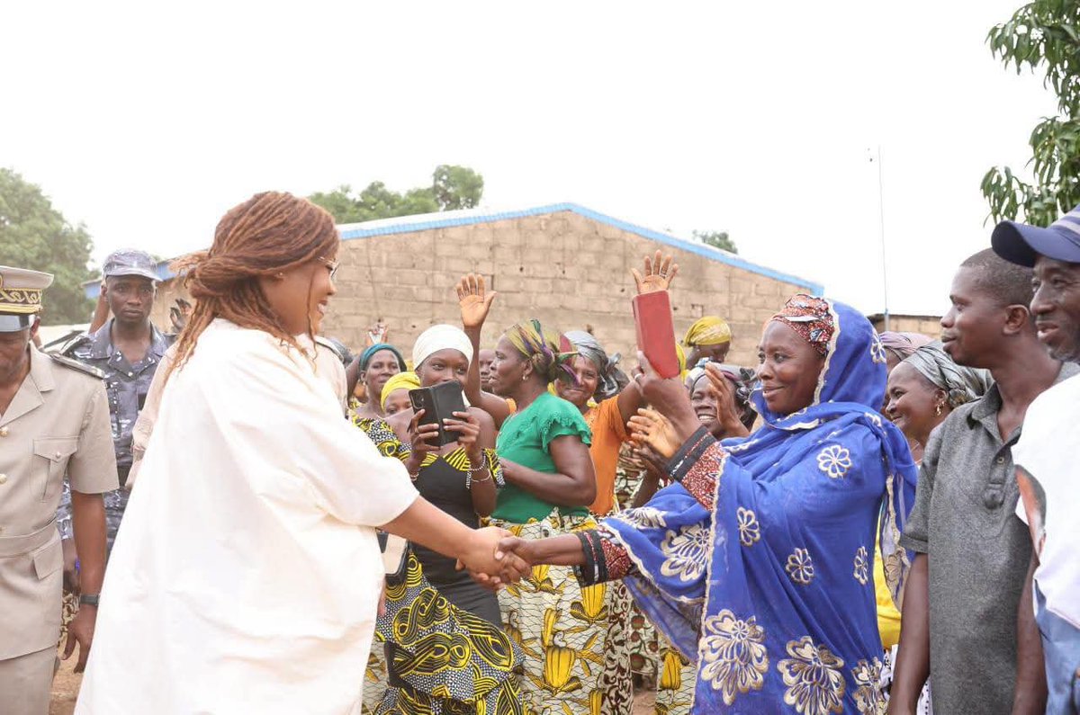 dmBelmonde's tweet photo. Nous avons échangé avec deux Associations de Valorisation de l'Entraide Communautaire (#AVEC), espaces de #solidarité et d’#autonomisation économique. Les AVEC #Chigata et #Bèhègnon ont constitué une épargne de 3,5 millions de FCFA et 4,5 millions de FCFA, illustrant la capacité des communautés à transformer l’entraide en véritable levier de #développement.
@Banquemondiale
@BM_Afrique
