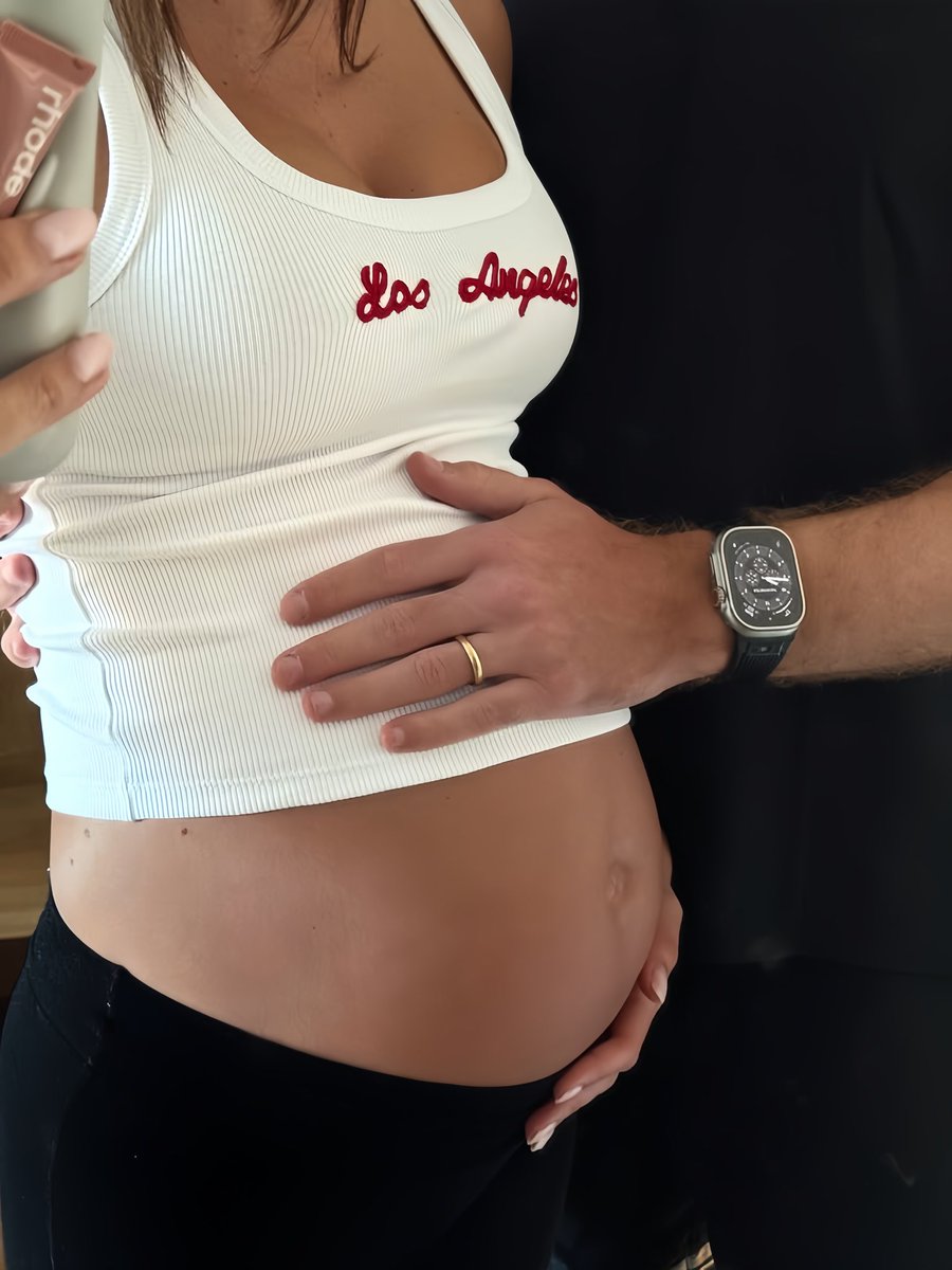 roughsharpes's tweet photo. Our beautiful and beloved Grace, our little girl, the precious fruit of our greatest and most heartfelt love. 🦢🤍 https://t.co/mnxLrdhqrG