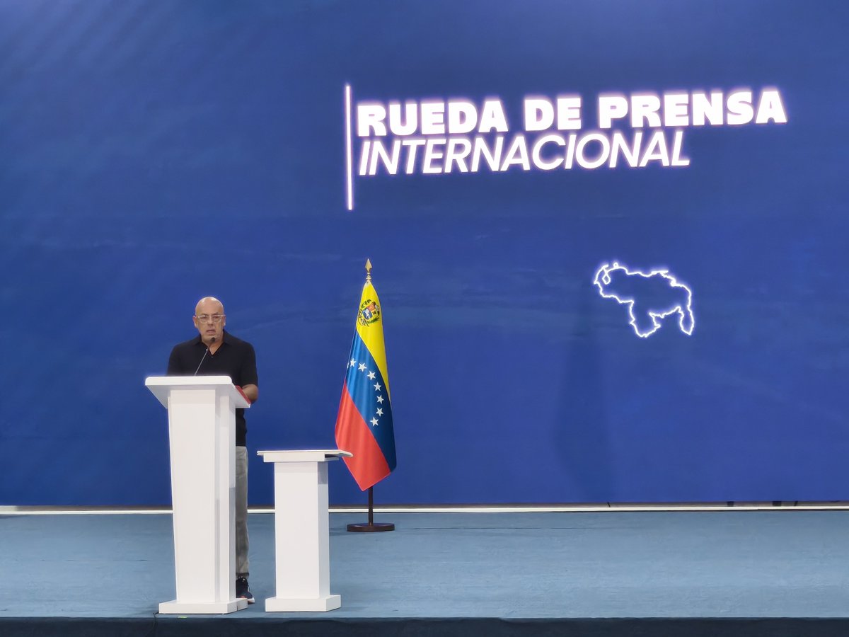 Asamblea_Ven's tweet photo. #AlMomento|| Jefe del Estado Mayor de Campamentos Transitorios y Presidente de la Asamblea Nacional, Diputado Jorge Rodríguez ofrece importantes declaraciones al país. https://t.co/OgtrTAUY1m