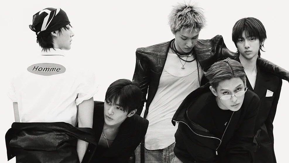 angelcrashed's tweet photo. I need them to do this kind of shoots again https://t.co/dV4O1RshuS