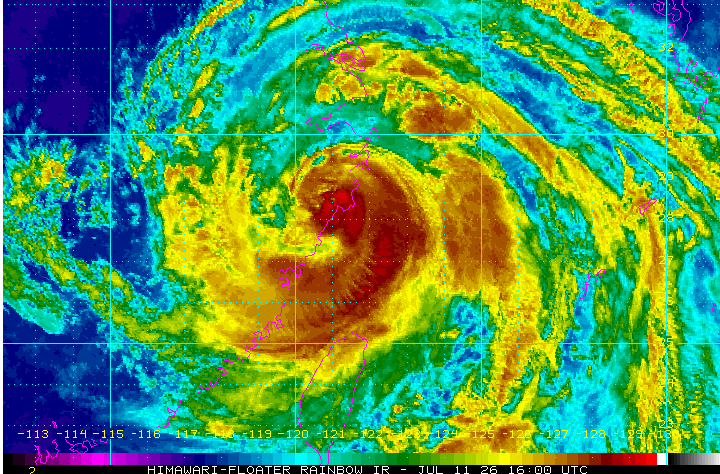 jayhobgood's tweet photo. Typhoon Bavi made landfall on the east coast of China near Wenzhou; max wind speed 90 mph (145 km/h); moving toward northwest at 18 mph (30 km/h). https://t.co/FeiuewOwnt