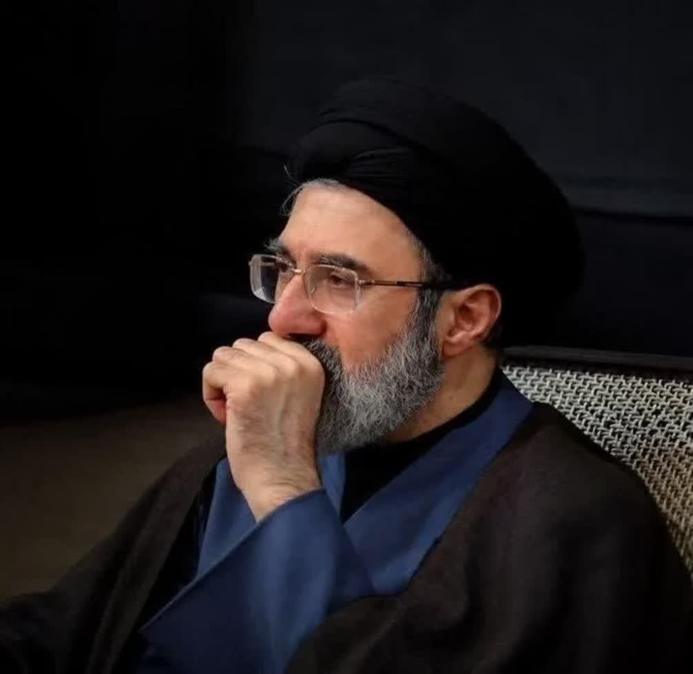 somaye_m1359's tweet photo. آقا چقدر هوشمندانه فتوا و دستور دادند؛
بزودی آحادی از آزادگان در سراســر دنیا هر یک بخشی از این مأموریت
 الهی را انجام خواهند داد.
#باید_برخاست
#پدر_امت https://t.co/7juOQUMmsc
