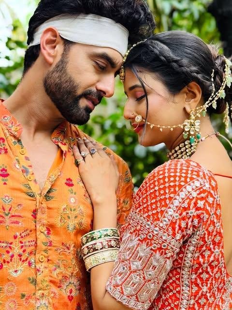 KHKT19971's tweet photo. Such Gorgeous looks😍😍

One of their best photos hoot

ABHIMAAN FOREVER https://t.co/pL1nPngqPA