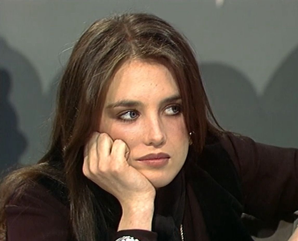 castcredits's tweet photo. Isabelle Adjani during an interview (1997) https://t.co/o3esekQMtu
