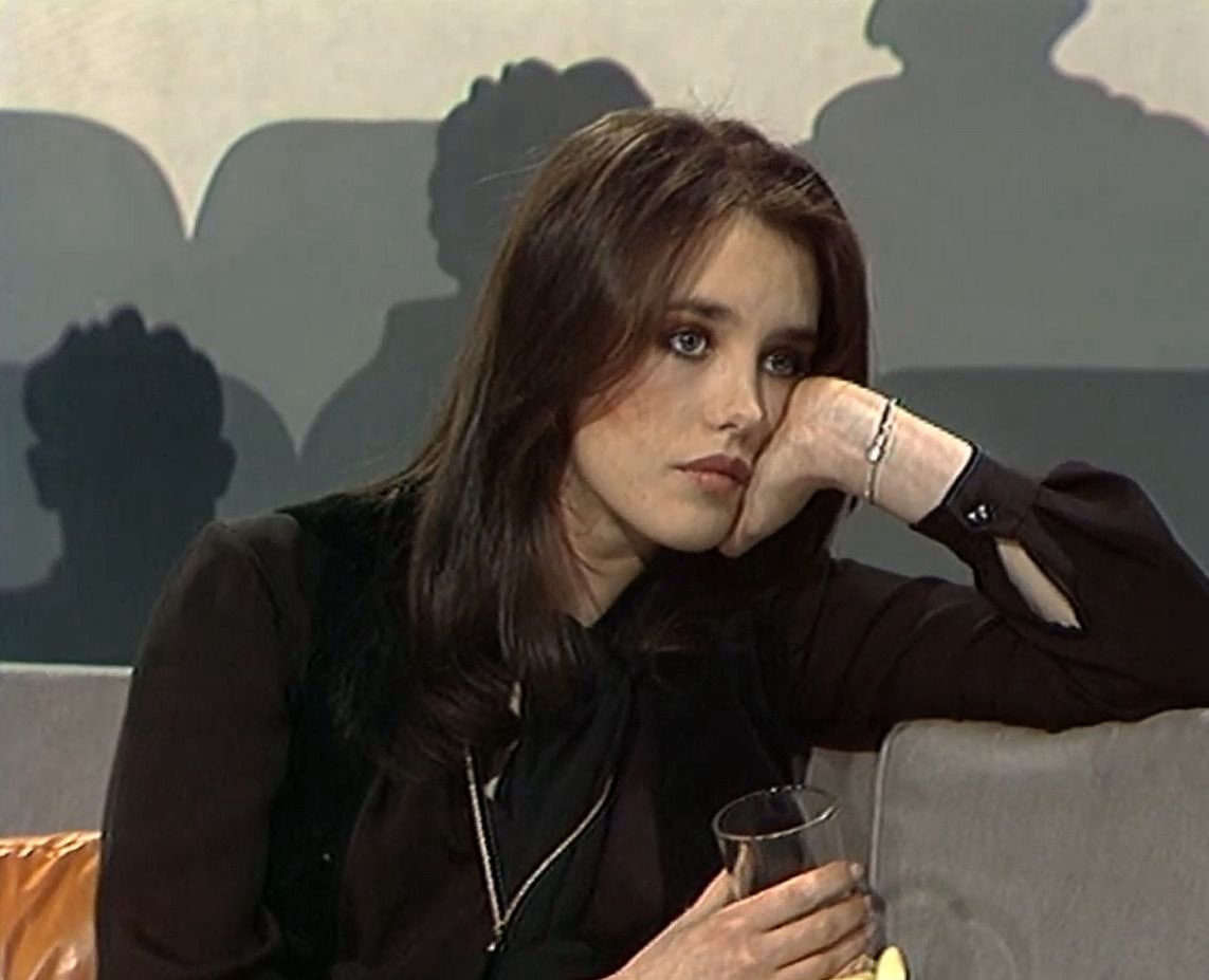 castcredits's tweet photo. Isabelle Adjani during an interview (1997) https://t.co/o3esekQMtu