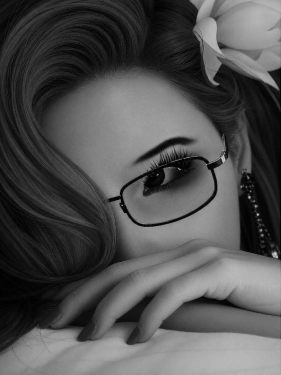 SxySarahxXx's tweet photo. "Beauty begins the moment you decide to be yourself." https://t.co/EUWVXgOwA6