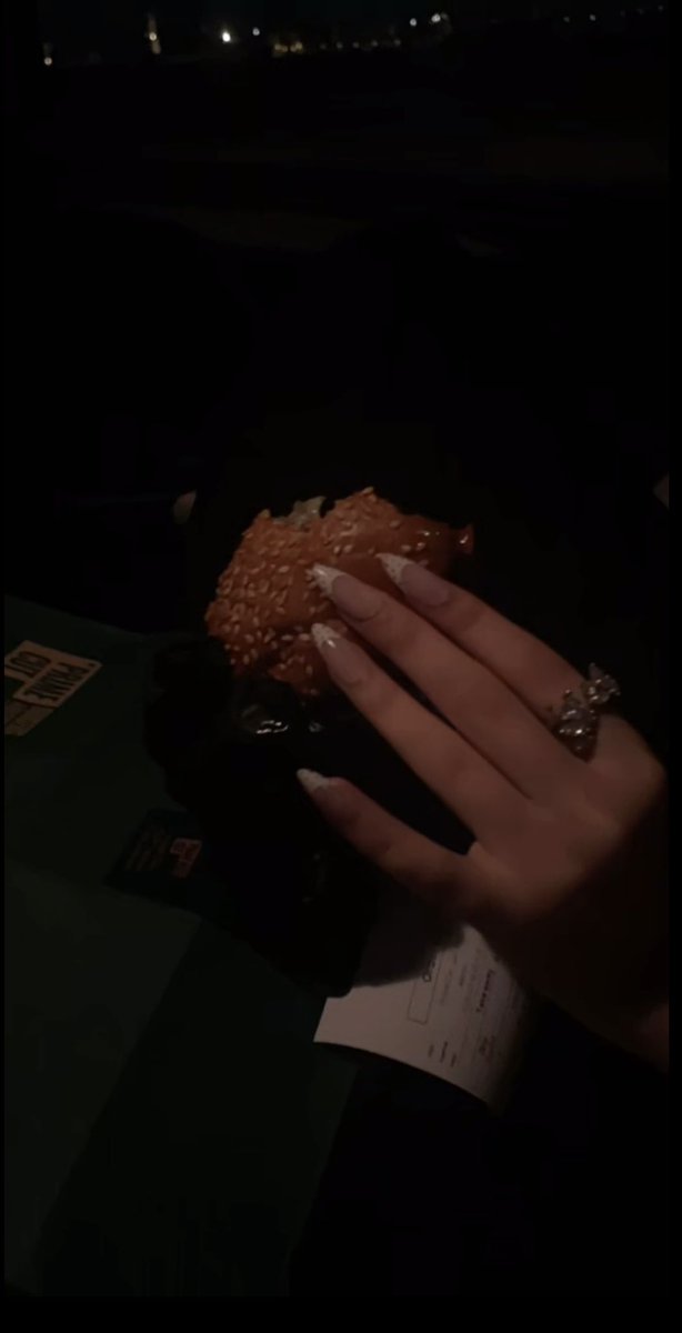qlilli3's tweet photo. ✨🤎🪄 https://t.co/zBf0vTigXO