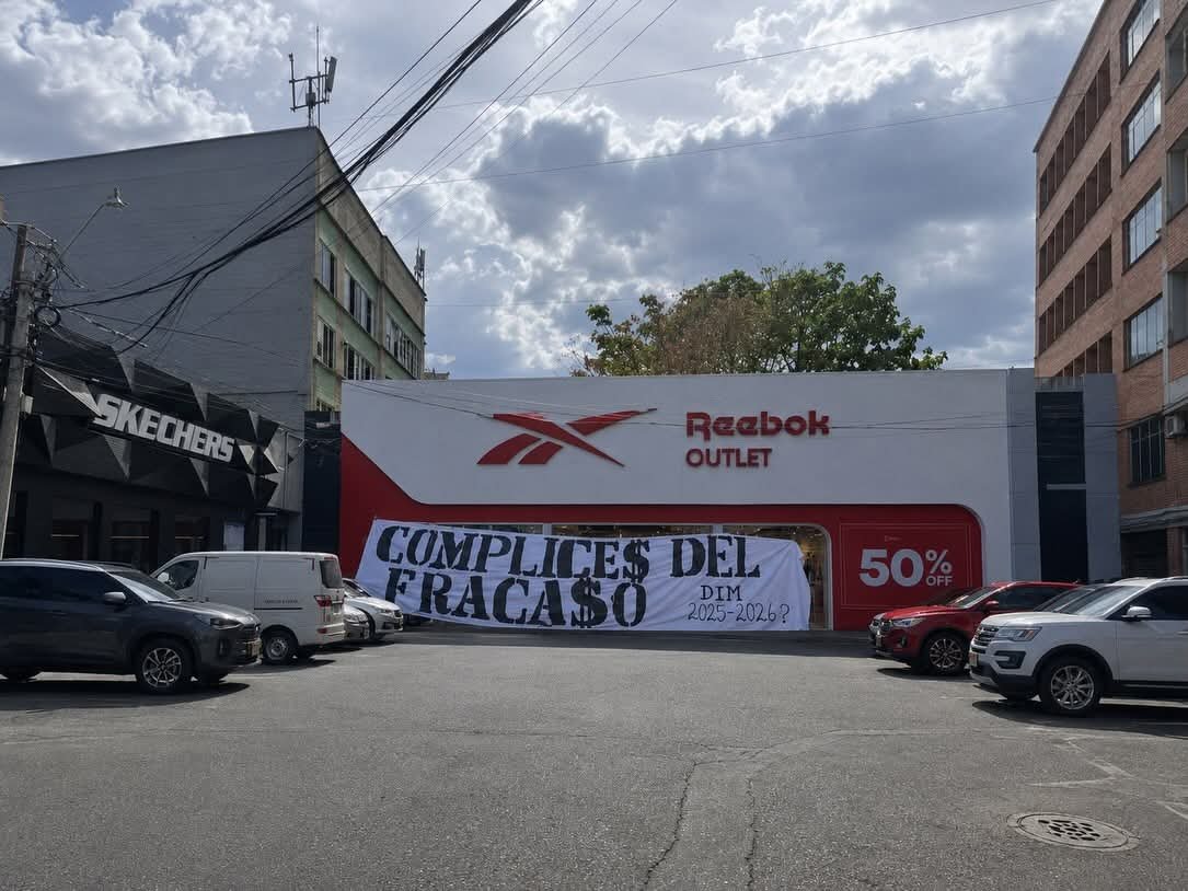 vozdelpuebloDIM's tweet photo. ¿Perdimos 2-1 con Jaguares?  el punto es que se llenarán la boca diciendo que es un amistoso. Esta historia ya la hemos vivido...
¡Sí puedes! Mañana 1 PM, parque berrio, porque el @DIM_Oficial ¡ES DEL Y PARA EL PUEBLO!
📸 La banda de los Trapox https://t.co/zVM5XPWeOE