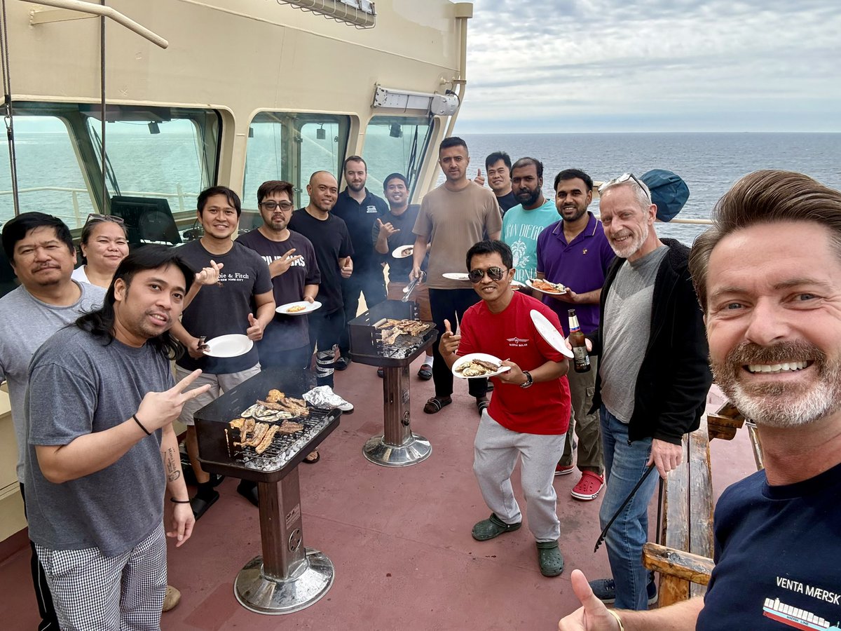 ThomasLindegard's tweet photo. Venta Maersk Baltic Summer BBQ!
.
#seafarersarekeyworkers #diversity #maersk #captainthomas https://t.co/tWjgpqwzQF