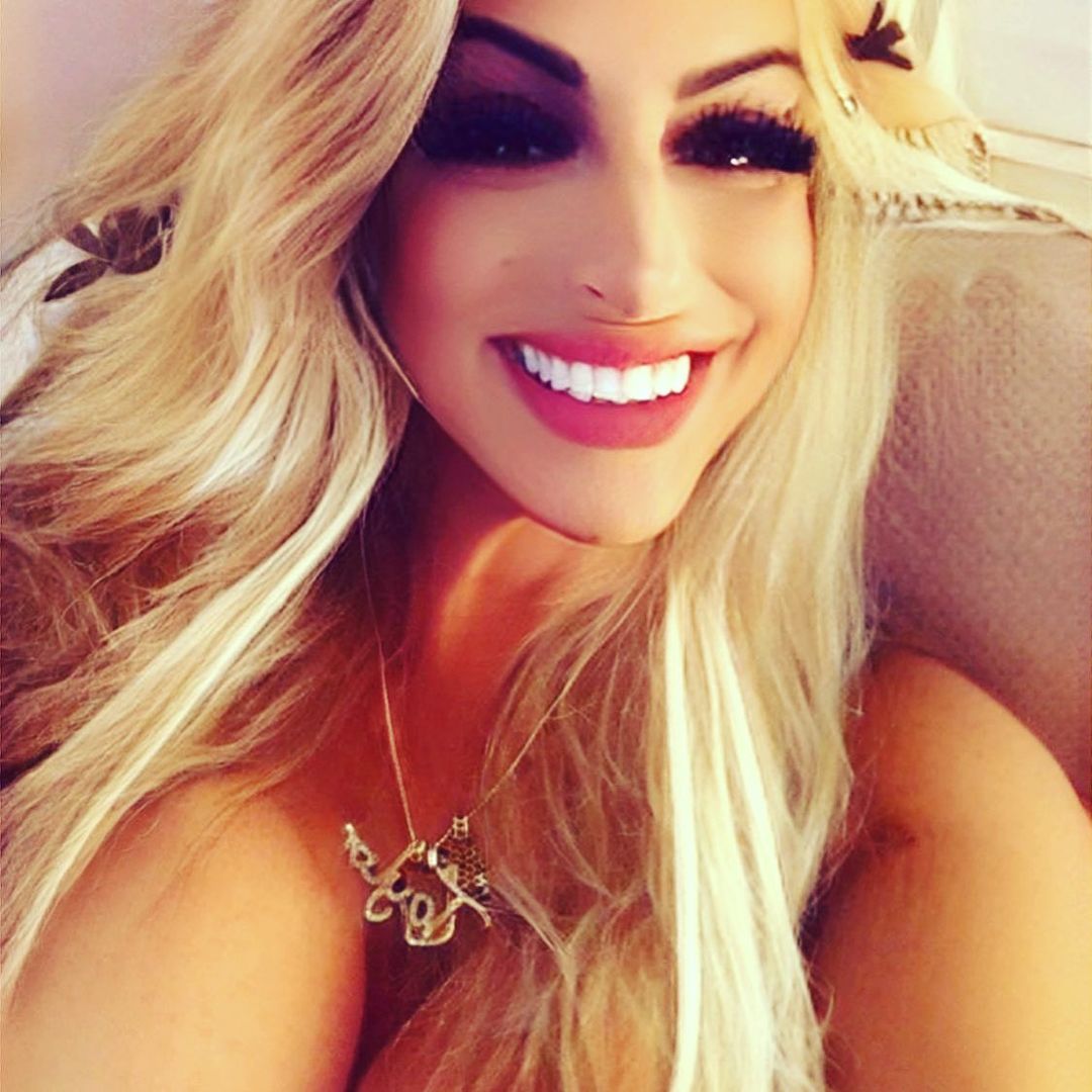 TAYSTEVENS's tweet photo. Hi. Lol. 💋 Don't mind me, just leaving a little smile right here on your feed. 😜🔥
#TayStevens #HiThere #SassyCutie #FlirtyTexts #CatchMeIfYouCan #Mood
https://t.co/B1Rwxux1gL https://t.co/YZKoIa3aJ7