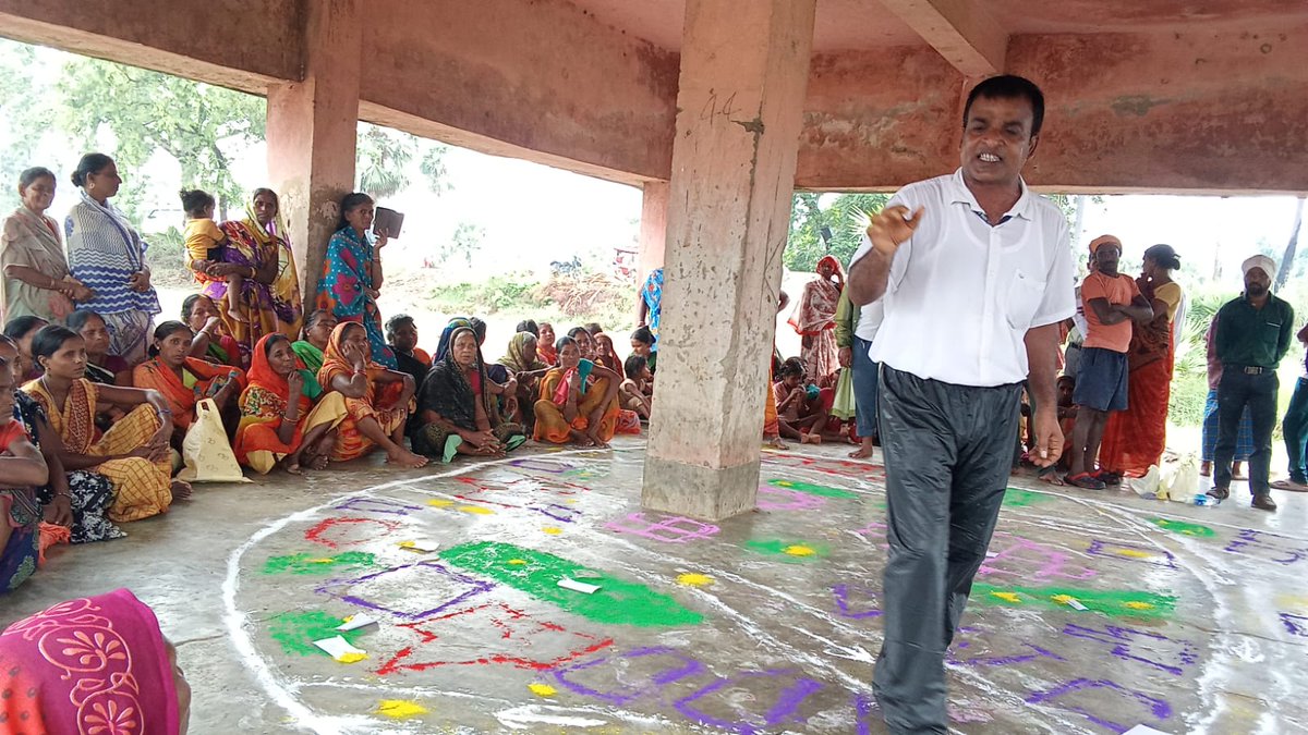 MissionNNalanda's tweet photo. समुदाय आधारित संपूर्ण स्वच्छता (CLTS) अभियान का आयोजन किया गया।  
स्थान: ग्राम पंचायत राज - #अषाढ़ी, महादलित टोला (वार्ड संख्या-05), प्रखंड - #हिलसा, #नालंदा।
@dmnalanda
@rajeshkbas42
@IPRDBihar
@LSBA_Bihar
@BiharRDD
@swachhbharat https://t.co/15S2tjiwyB
