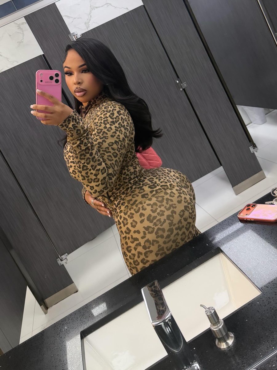 BAD2DABONEQ's tweet photo. Aquilla Clover🍀 | 20 Years Old ۶ৎ.  
Onlyfans Content Creator🔞+ 
Strictly Taboo Plots &amp; Captions📤
I’m new here so I’m more interested for new bonds &amp; families most definitely {Detailed Writer ✍️}. https://t.co/pKLvUIvN5s