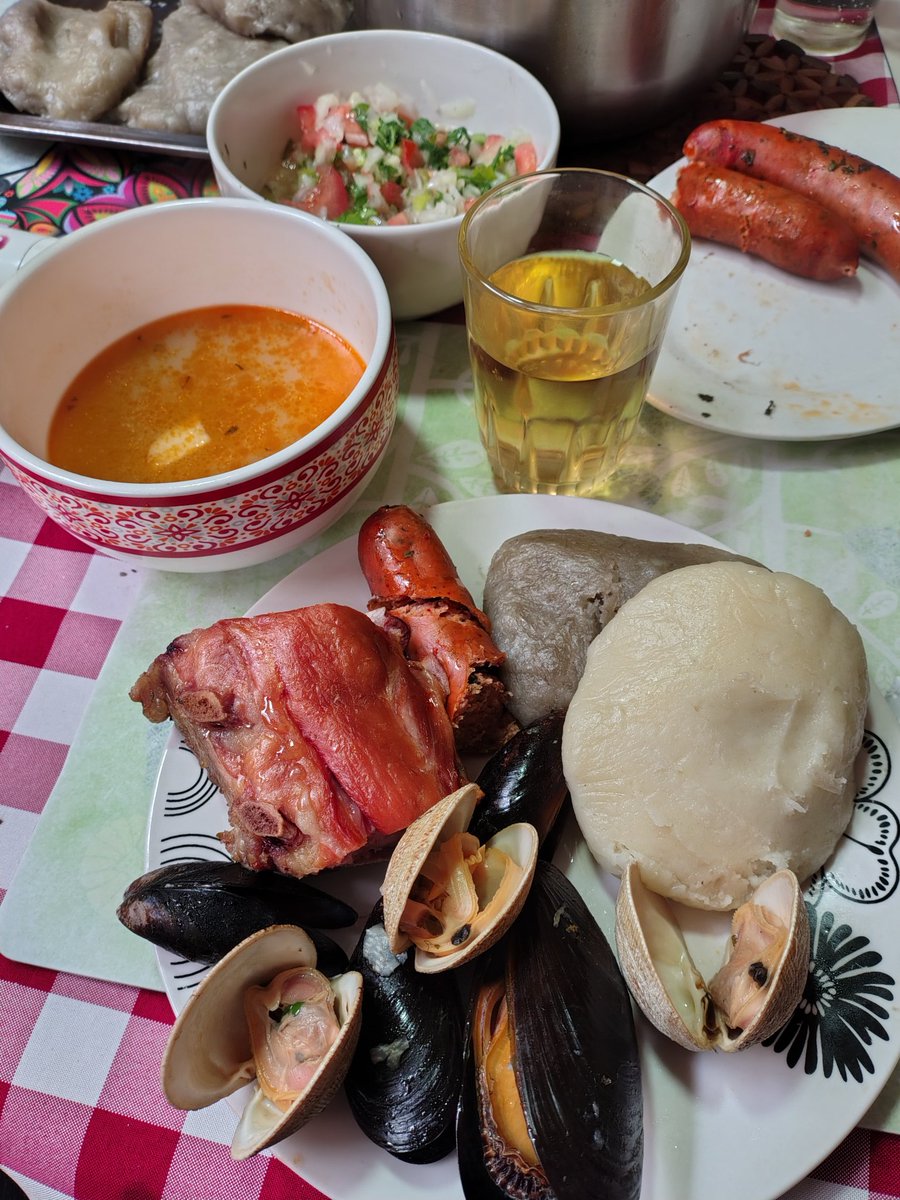 lemas_lemitas's tweet photo. Venga el suero🤤
#Chiloé #Ancud #Curanto https://t.co/5Nj3qBb8Vw