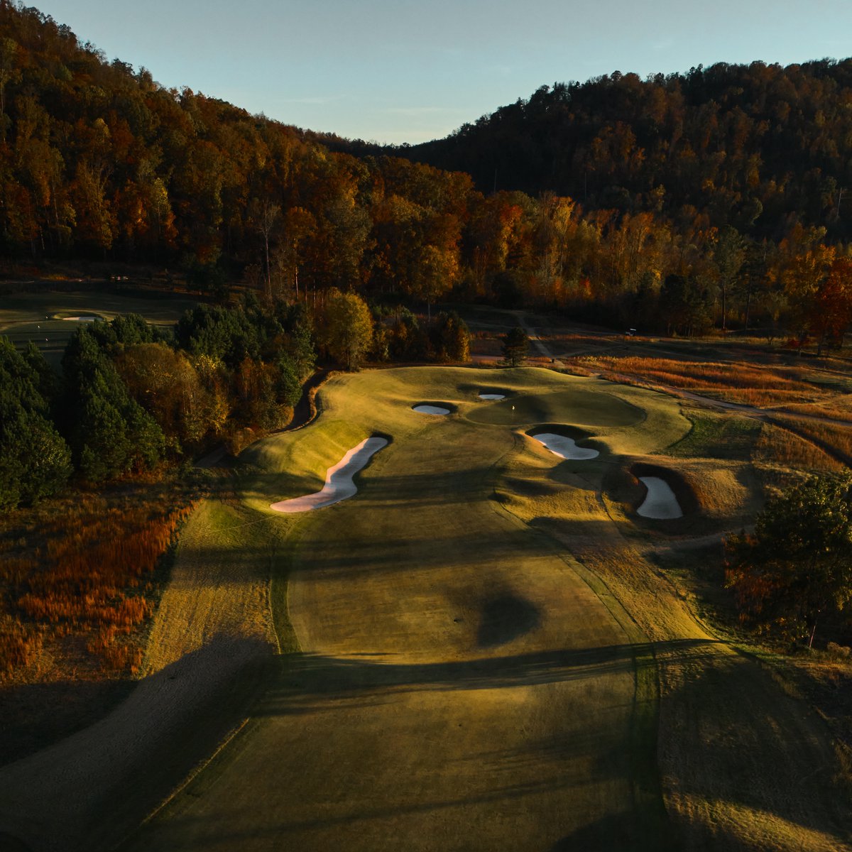 GolfersJournal's tweet photo. Tiger Woods has a unique relationship with The Honors Course. 

He won the 1996 NCAA Championship there, and was the only player to break par despite a final-round 80.

Years later at Torrey Pines, Brent Henley, a caddie in Tiger’s group, mentioned he grew up near The Honors.

“[Tiger] looked me in the eye and said, ‘Fuck that place! That’s the hardest golf course I’ve ever played in my life.’ We both got a good chuckle out of it.”