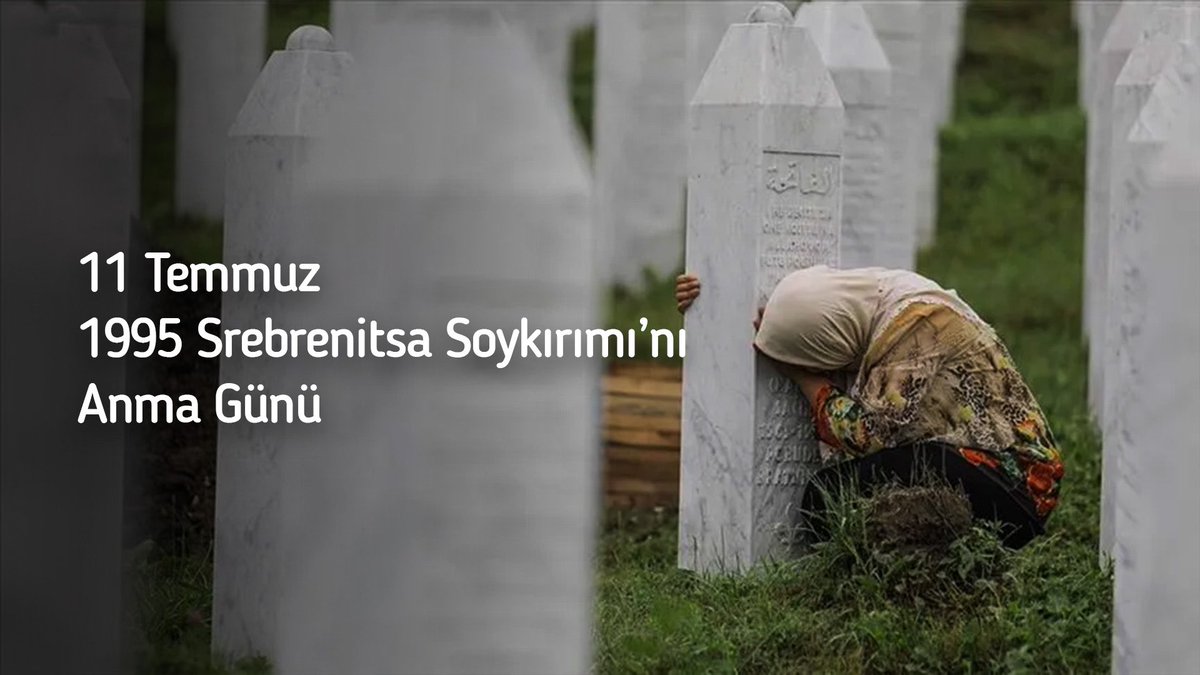 drfahrettinkoca's tweet photo. 1992’de Sırp ve Hırvatların başlattığı Bosna Savaşında 38.000’i aşkın sivil Müslüman Boşnak öldürüldü. BM tarafından güvenli bölge ilan edilen Srebrenitsa’da, yine BM askerleri gözü önünde, yarın eli silah tutabilir diye, 8.000’i aşkın Boşnak erkek ve erkek çocuğu otobüslerle infaz alanlarına taşınıp toplu mezarlara gömüldü. 11 Temmuz-22 Temmuz 1995 arasındaki bu trajik olaylar, vicdanlarda hemen, hukuken ise; geç de olsa soykırımı olarak kayıtlara geçmiştir.

 Şu üç isim, tıpkı Bosna Savaşının devam ettiği günlerde olduğu gibi bugün de hafızamıza kazınmış olmalı. Bilmeyenler olabilir; üçüne, ‘Bosna Kasabı’ adı verilmiştir: Özellikle; soykırımı ve katliamların askeri lideri Ratko Mladiç’e, siyasi lideri Radovan Karaciç’e ve perde arkasındaki Yugoslavya-Sırbistan Devlet Başkanı Slobodan Miloşeviç’e. İnsanlığın vicdanına kara leke sürenler eylemleriyle bilinmeden Aliya İzzetbegoviç’ler anlaşılamaz.

 Ne demişti bilge lider Aliya?
“Bunu hiç unutma evlat!
Batı hiçbir zaman uygar olmamıştır. Bugünkü refahı; devam edegelen sömürgeciliği, döktüğü kan, akıttığı gözyaşı ve çektirdiği acılar üzerine kuruludur.”

11 Temmuz-22 Temmuz 1995 Srebrenitsa Soykırımı şehitlerine, Bosna Savaşında hayatını kaybeden tüm Bosnalı kardeşlerimize ve Aliya İzzetbegoviç’e Allah’tan rahmet diliyorum. Mekânları cennet olsun.