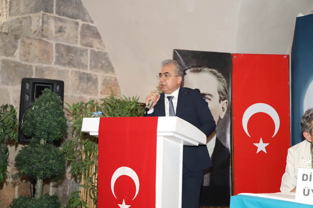 AKPartiPayas31's tweet photo. Kongrede Mevcut İlçe Başkanı Sn.Muhammet TUFAN, Yeniden İlçe Başkanlığına Seçilerek Güven Tazeledi.Yeni Dönemin Hayırlı Olmasını Temenni Ediyor,Başarılar Diliyorum. 

Osman TOPUZ 
AK Parti Payas İlçe Başkanı 

#akparti #rte #reis #rterdoğan https://t.co/2UYd5u9fTw